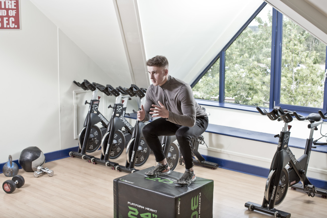 FIVE BENEFITS OF USING A PERSONAL TRAINER